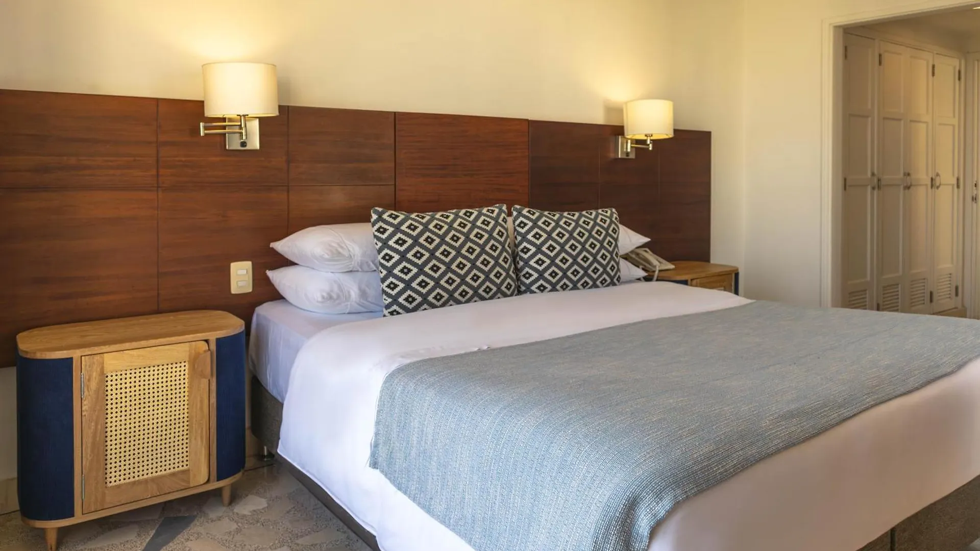 Hotel Caribe By Faranda Grand, A Member Of Radisson Individuals Картахена 5*,  Колумбия